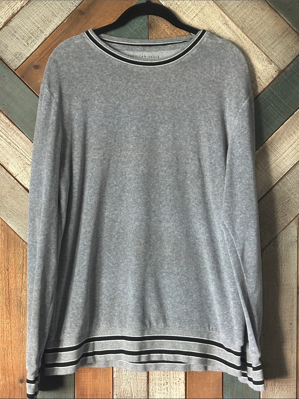 American Eagle Outfitters Light Gray Long-Sleeve Crewneck with Striped Trim